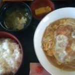 栄庵 - カツ煮定食です。お味噌汁の麩が、星形で可愛らしい。