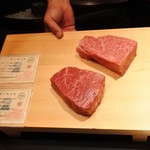 神戸牛炉窯焼ステーキ 雪月風花 北野坂 - 2種類の神戸牛