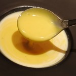 神戸牛炉窯焼ステーキ 雪月風花 北野坂 - かぼちゃの冷製ポタージュ　杏仁の泡