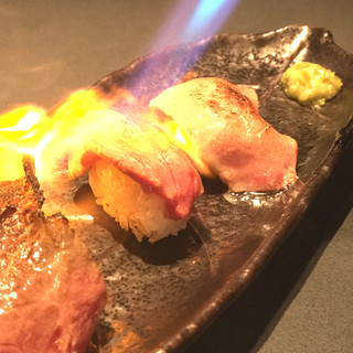 飲み放題１００分 月の宴コース 炙り肉寿司が入った大人気コース 炙焼 楽群 La Goon ラグーン 元宇品口 焼肉 食べログ