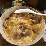 炭達磨 - 親子丼。かなり丼大きめ。