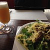 BIER HOFF - 料理写真:Weizenとサラダ