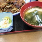 たか幸食堂 - 味噌汁はうまかった