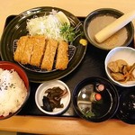 華屋与兵衛 - 国産豚ひれかつご飯定食