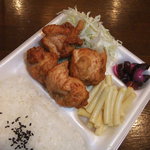 鹿島 - 料理写真:こちらは、からあげ弁当。生姜焼きと肩を並べる当店のツートップです。