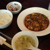 過門香 赤坂溜池山王店 - 麻婆豆腐1600円 山椒の味しかしない。とにかく高いだけ。