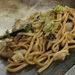 ホルモン焼きうどん 一力 - ホルモン焼きうどん