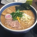 門ぱち - 中華そば 細麺仕様

麺遊記という粉を使用した麺

固めな茹で加減で提供