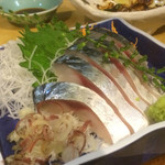 久昇 - あっさりと〆めてある鯖はやはり鮮度が良いから。
      ミョウガを添えて戴く。