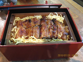 Unagiryouri Takeda - 鰻のせいろ蒸しです、タレご飯と鰻を蒸しアツアツで寒い季節にはお薦め！美味しくて心も身体もポッカポカ　
