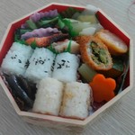 Tomisou - 行楽弁当　税込756円