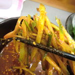 つけ麺　匠 - キュウリも浸す