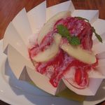 ペストリーショップ - フレッシュフルーツ KAKIGORI 白桃といちご