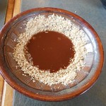 とんかつ 濵かつ - 胡麻を擦ってソース投入 2016.8