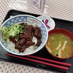 東郷パーキングエリア（下り線） スナックコーナー - 「どて丼 (味噌汁付) (730円)」