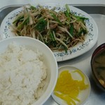 一休食堂 - 肉ニラ炒め定食890円