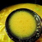 Ramenajikou - まろやかな豚骨スープ。ほのかにカツオ風味が。
