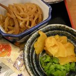 下町の定食屋 北澤 - 定食の切干大根と漬物