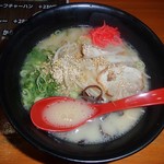 筑豊ラーメン山小屋 - 【2016年9月】ラーメン（700円）白胡麻と紅ショウガを投入！