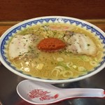 龍上海 - ラー博は俺の社員食堂。  赤湯からみそラーメソ！  なるとがキュート♡  ちょーパワフルなからみそ、魚介の味わいしっかりなスープ、平打ち太麺、やっぱりコレですよ。