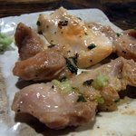 酒盃 - 念願かなって秋田で比内地鶏が食べれました。 秋田に来て良かったな～って思えた１品でしたね。