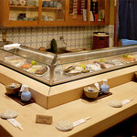 すし屋の戸塚 - とても清潔で安心できる空間になっています