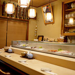 すし屋の戸塚 - カウンターのみです