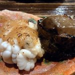 酒盃 - ６品目です。 旬な魚介料理です。 左がまだらの白子で、右は秋刀魚の肝醤油です。 店主さん手造りのお皿での登場です。 見た目から楽しませてくれていますよね。 登場した瞬間からメロメロになっちゃいました。