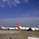 酒盃 - さあ、出発だ。秋空になっていますよね。快適な空の旅が過ごせそうです。