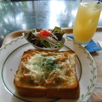 レストラン萩 - 根菜チーズトースト　490円
