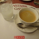 イーストサイド・カフェ - 飲み物は、おかわり自由。それも、種類を変えて！！