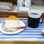 パティスリー チャウチャウ - チャウチャウチーズケーキ、コーヒー