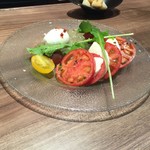 こだわりトマトの２種のカプレーゼ