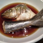 銀平 - 煮魚料理（上　シオ、下　さわら）のアップ