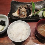 銀平 - 焼魚料理（シオ（カンパチの幼魚））