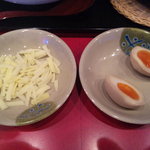 元喜神 - トッピングのチーズと味玉子