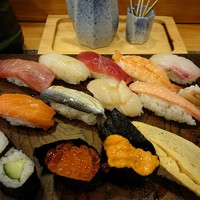 東鮨 新店 - にぎり14貫　1,000円