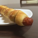 粉とクリーム - 俺のポンイツ！  ロール・ミー！  ぐるぐるウインナー、全長およそ40cm。自宅にて