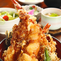 たらば足一本盛特大天重