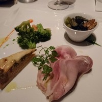 トラットリア トペ - 最初のワゴンサービス　ロースハム、キッシュ、エスカルゴ、ぶりっ子リーのガーリックソテー