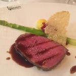 ルグドゥノム ブション リヨネ - 2016.07
      牛フィレのグリル
      グリーンアスパラとシトロン風味のニョッキ添え