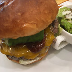 burger house UZU - 【イートイン】アボガドチーズバーガー（1,296円）