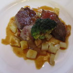 Chezやまのべ - 本日の肉料理（牛肉と子羊）