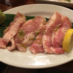 炭火焼肉 ぐら - これも大好き「豚のトロ肉」♫（2016.9）