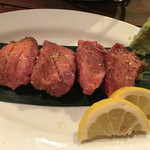 炭火焼肉 ぐら - 恒例の「牛舌」は、外せません！（2016.9）