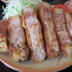 げんこつ亭 - ロースかつのアップ。お肉240gとのこと