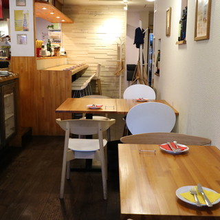 一人飲みから特別な日のお食事まで◎多様なシーンに対応する店内