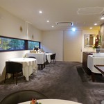 落ち着いた店内