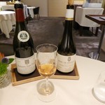 ロワゾー・パー・マツナガ - マール（右）（ブドウの蒸留酒）