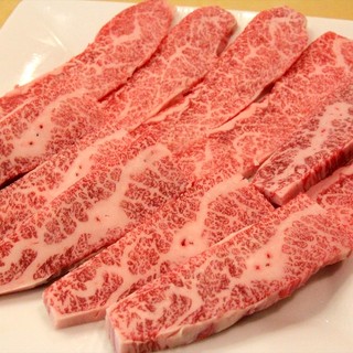 それぞれのお肉に合った一番美味しい厚さでご提供